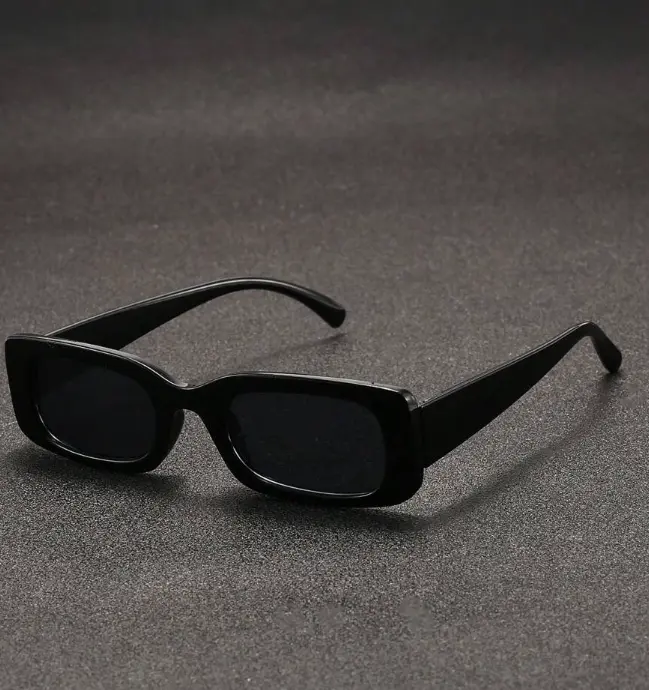 Lunette de soleil noir